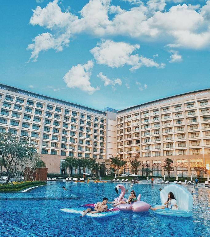 Vinoasis Phu Quoc Hotel Биен Хоа Екстериор снимка