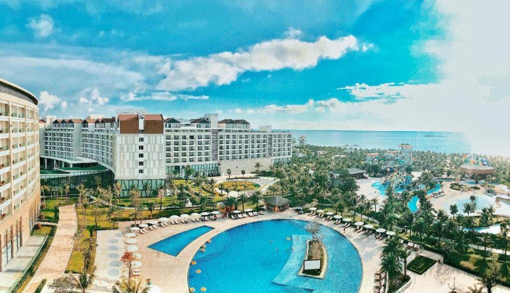 Vinoasis Phu Quoc Hotel Биен Хоа Екстериор снимка