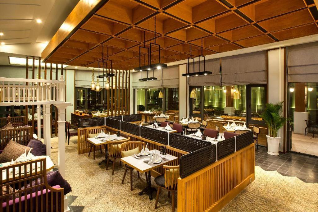 Vinoasis Phu Quoc Hotel Биен Хоа Екстериор снимка